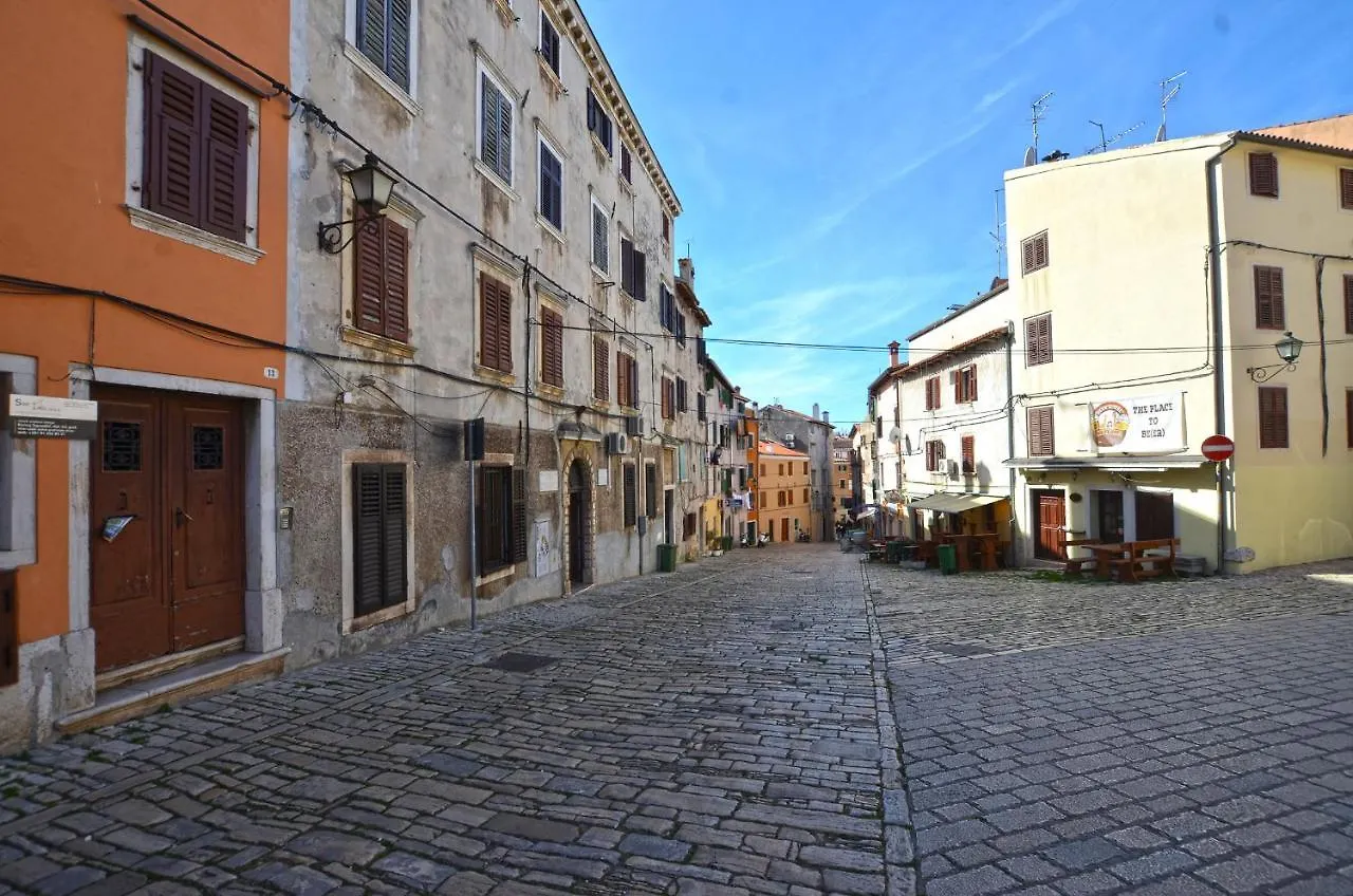Old Town Yulia Apartments Rovinj 0*,